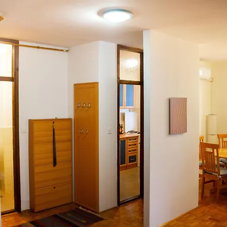 Spacious In شقة