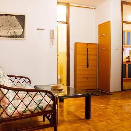 شقة Spacious In *